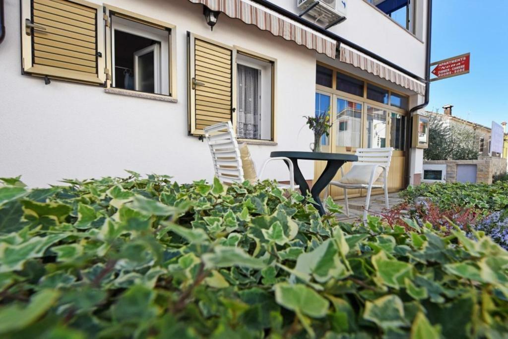 Apartments Nena Funtana Exterior foto